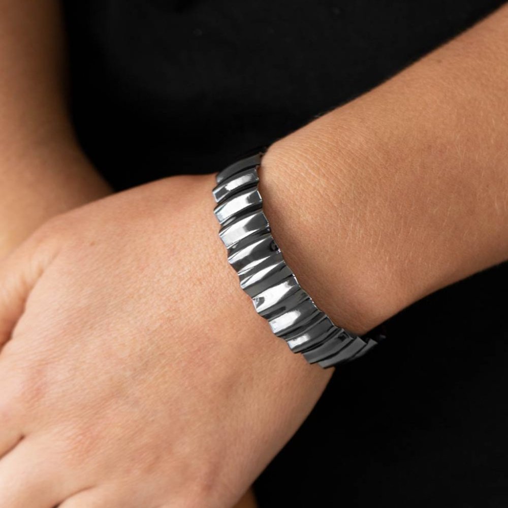 Across The HEIR-Waves - Black